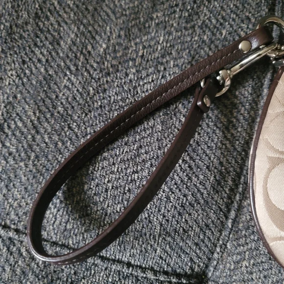 Coach Signature Khaki & Chocolate Wristlet - Picture 8 of 13